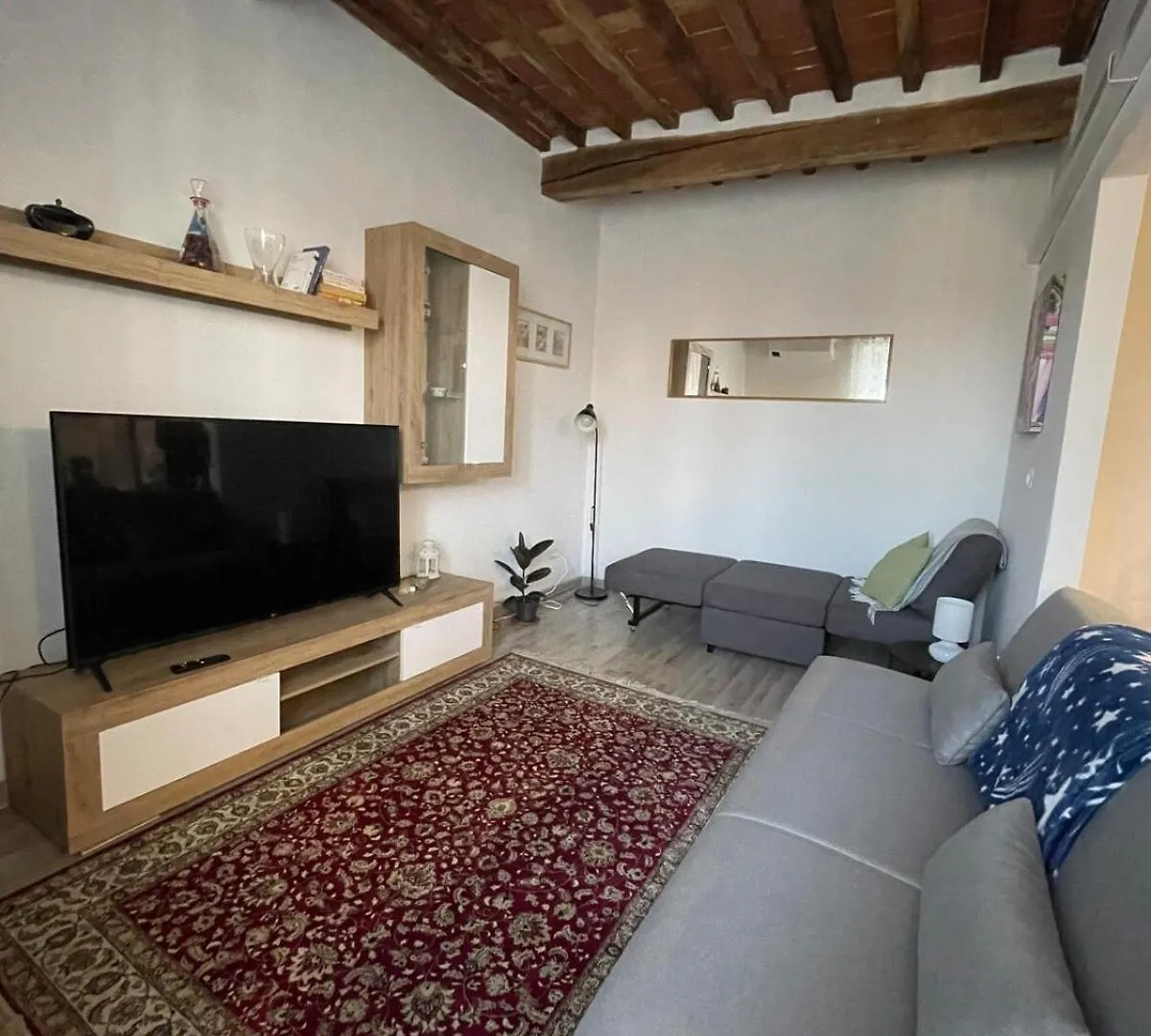 Appartamento Serena, Comfort E Terrazza Privata Lucca 0*,  İtalya